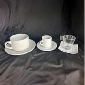 LocaBerry - location d'ensembles de tasses et sous-tasses à café et thé.